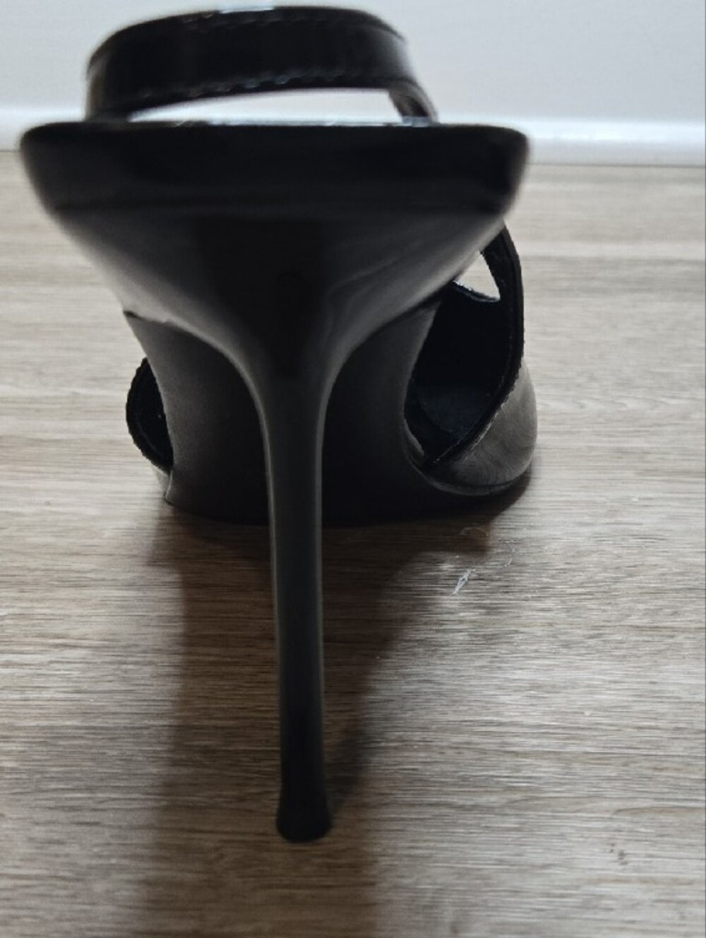 Black Patent Slingback Pointed-Toe Stiletto Pumps - Picture 8 of 8